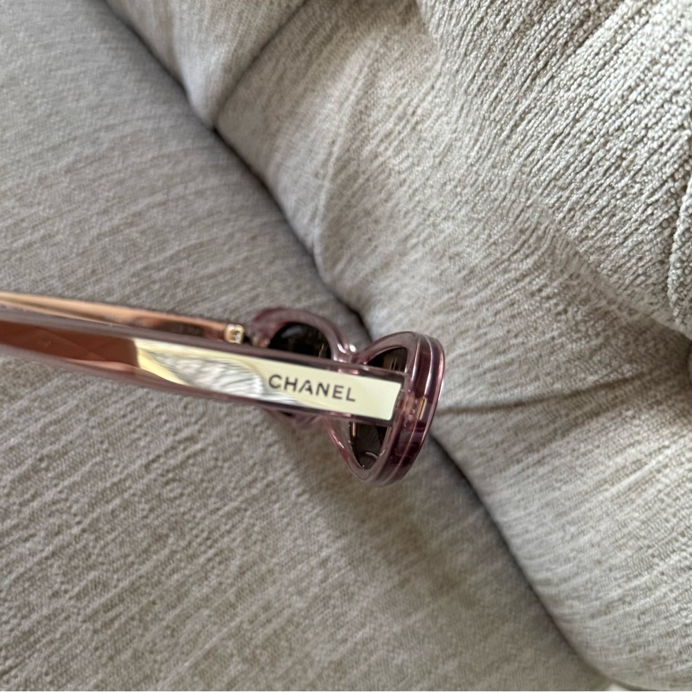 🔥Chanel Pink Sunglasses A25 🔥 - Picture 5 of 7
